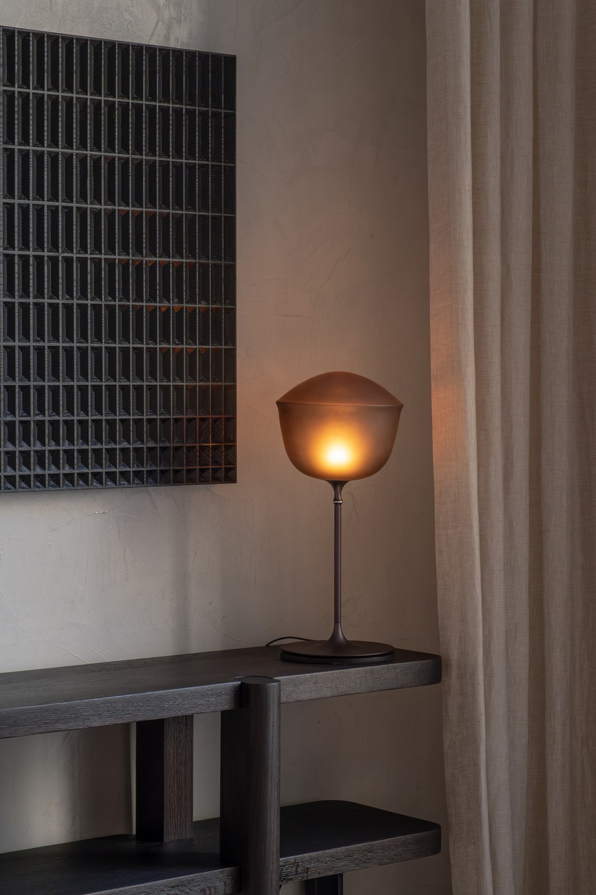 CONTOUR TABLE
