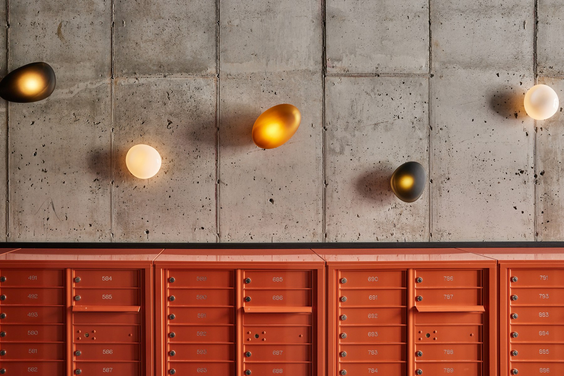 PEBBLE CEILING/WALL