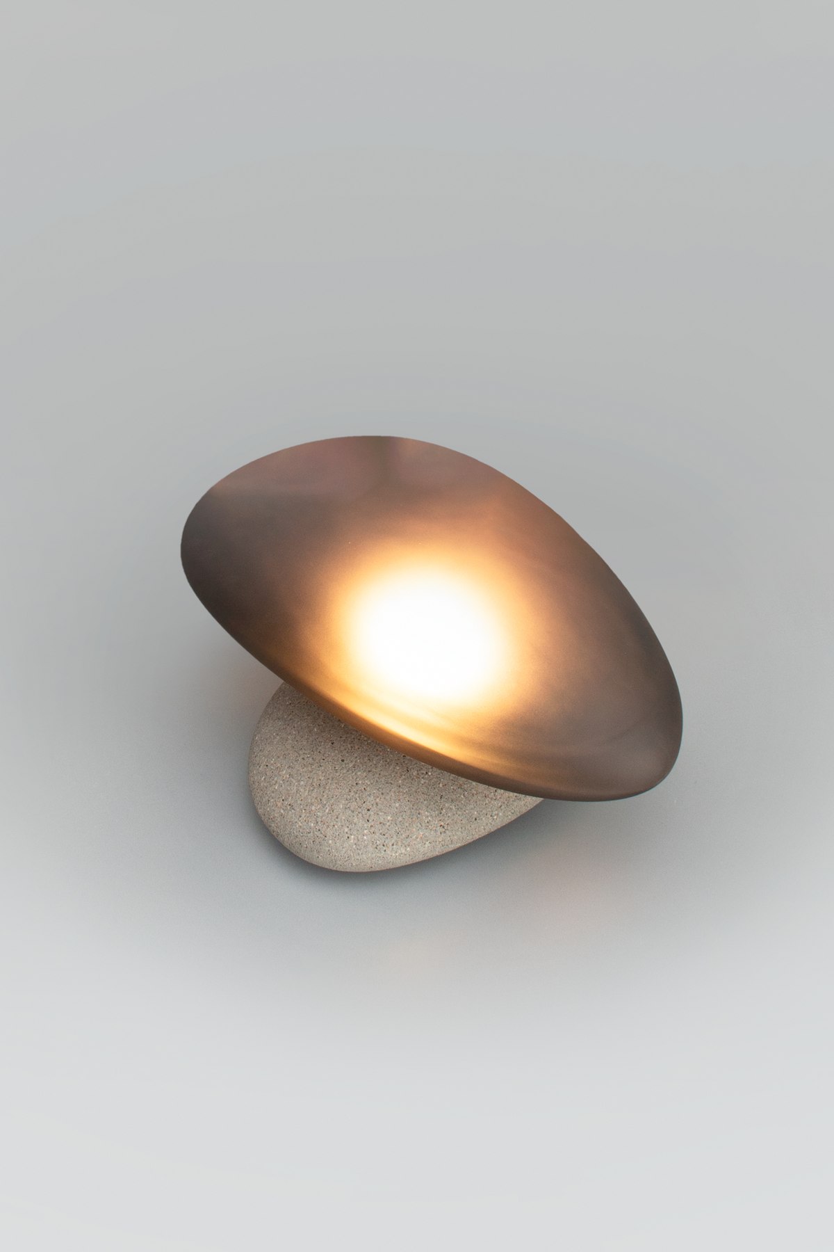 PEBBLE TABLE