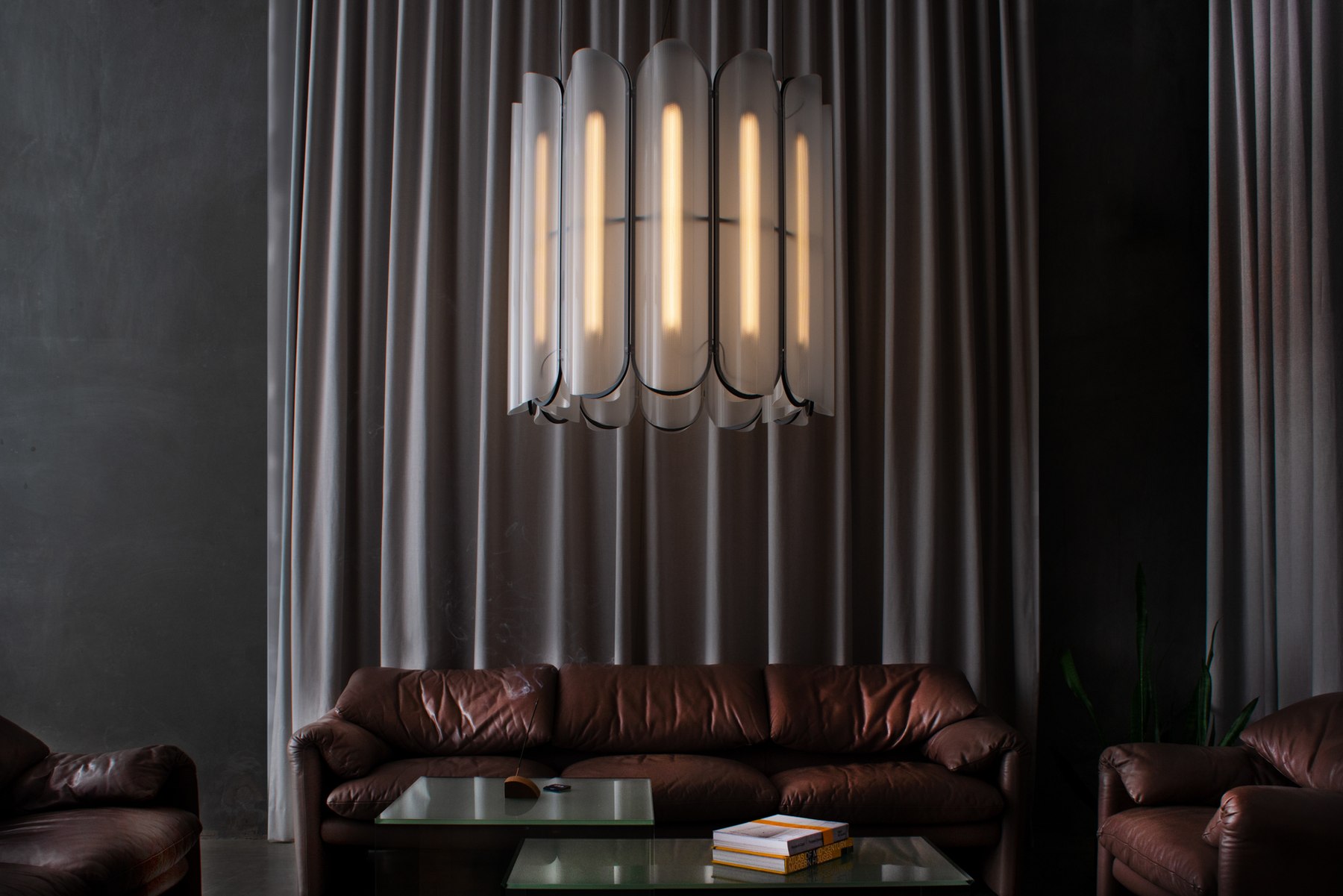 VALE CHANDELIER