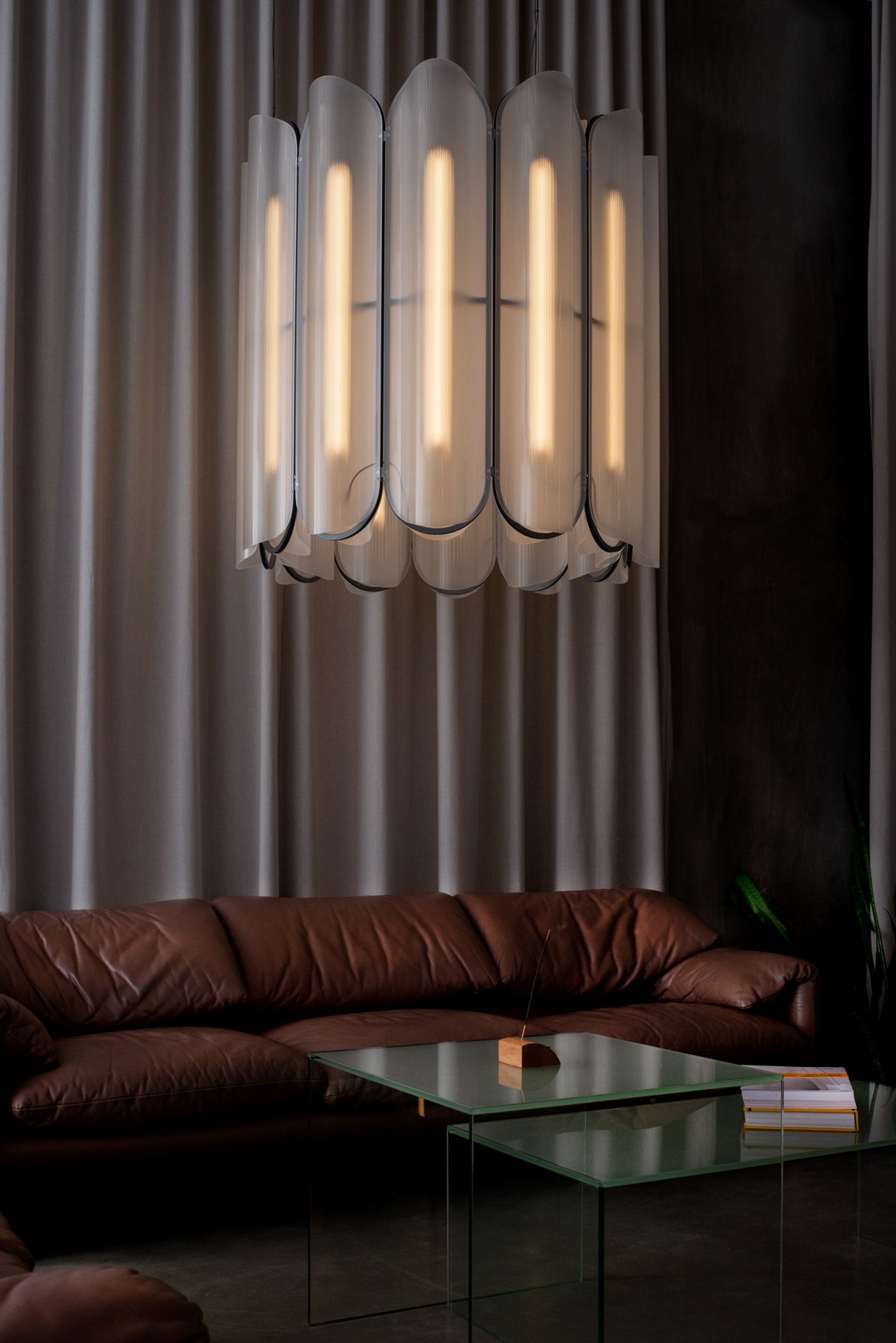 VALE CHANDELIER