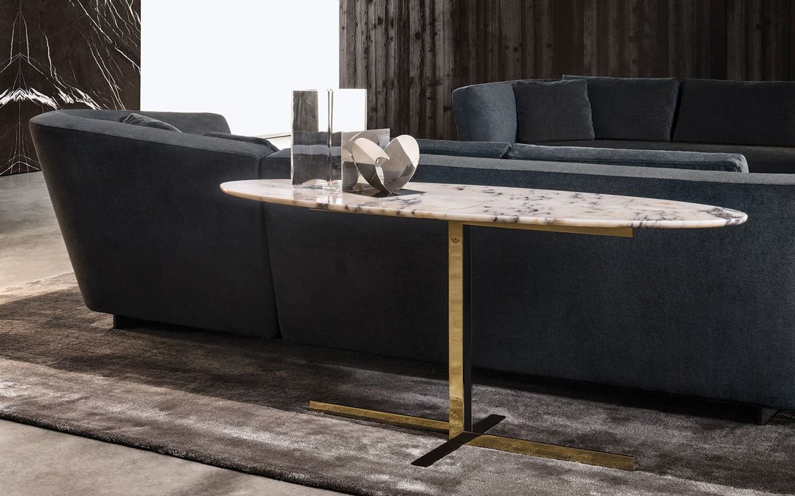 Catlin "Console" Minotti — вид сбоку