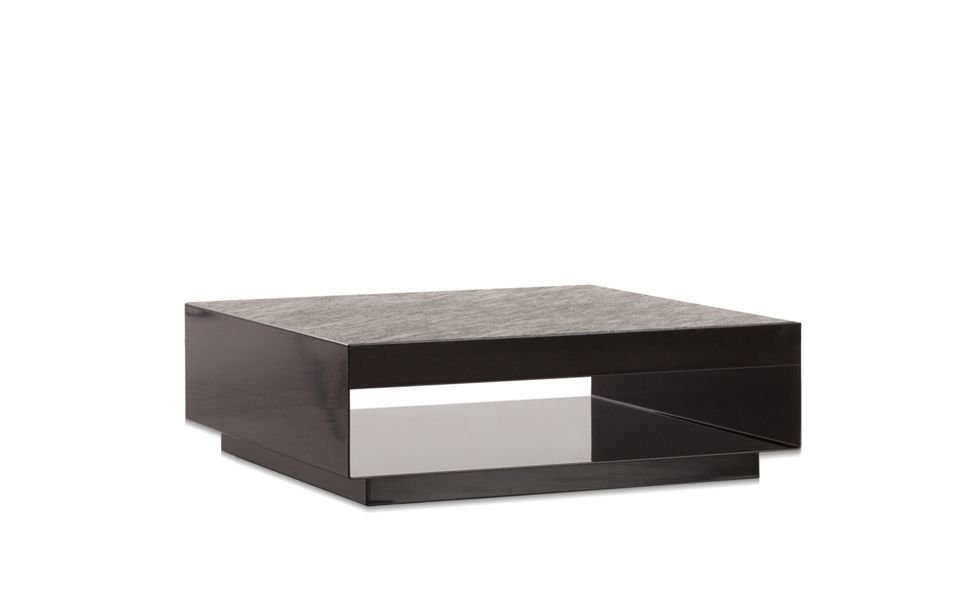 Elliott "Outdoor" Minotti — вид сбоку