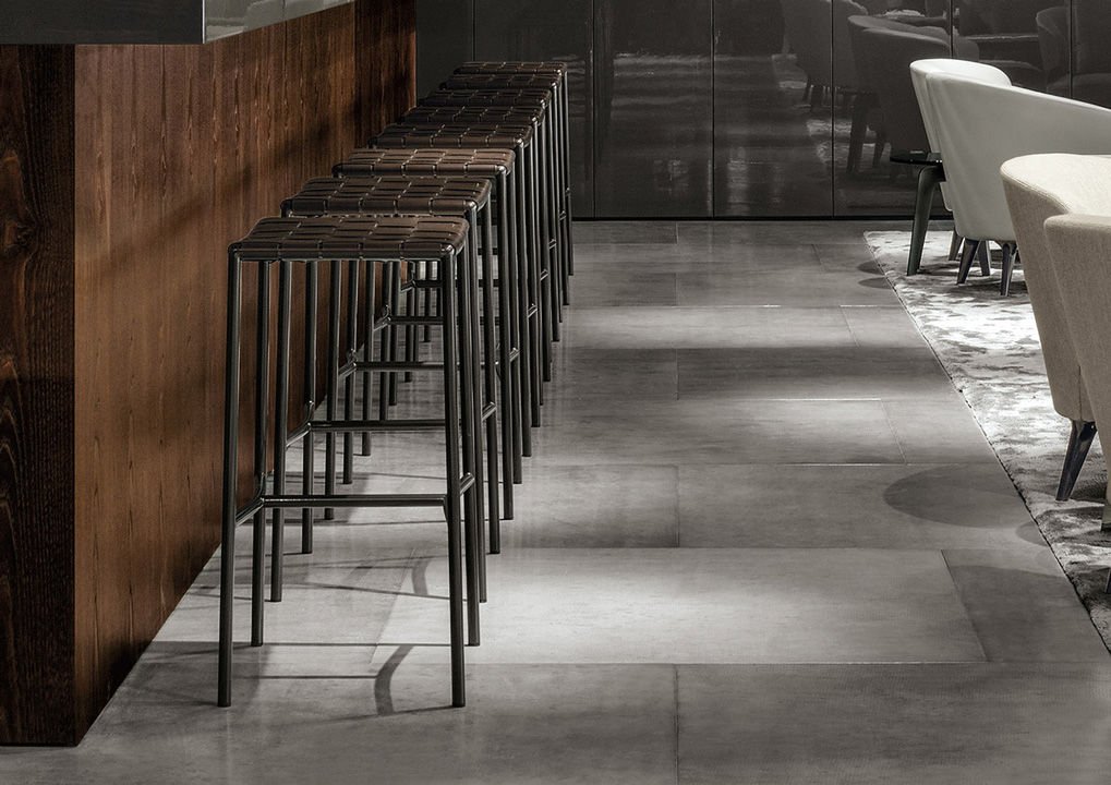 Klasen Stool Minotti — в интерьере