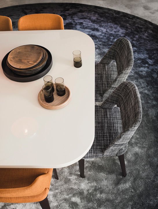 Owens Minotti — вид сбоку